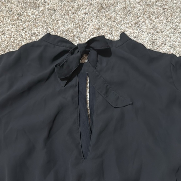 Abercrombie & Fitch Black Short Sleeve Cut Out Back Tie Blouse - Picture 5 of 8